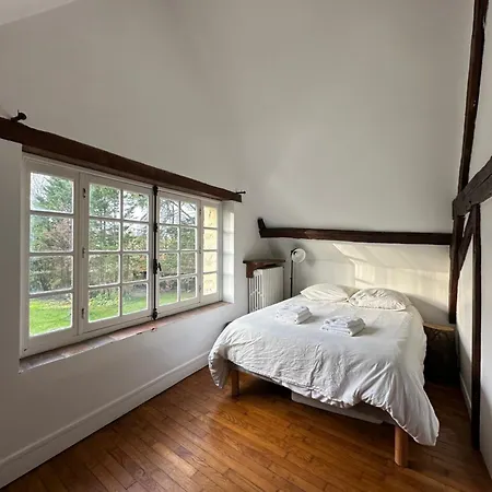 Дом отдыха Moulin Bucolique Avec Piscine Interieure Chauffee Ceton