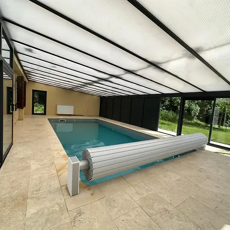Дом отдыха Moulin Bucolique Avec Piscine Interieure Chauffee